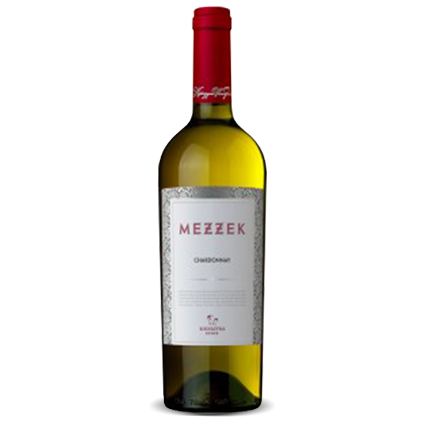 MEZEK Chardonnay Weißwein 0,75 L ist ein Weißwein aus Bulgarien, bekannt für seine helle, klare Farbe und ein Aroma mit den Noten von reifem Apfel und Feldblumen. Der Geschmack des Weins ist weich, harmonisch und gut ausbalanciert, was ihn zu einem angenehmen und zugänglichen Weißwein macht. Er eignet sich gut als Begleiter zu leichten Speisen, gegrilltem Fisch, Meeresfrüchten und weißen Fleischgerichten. Der Wein stammt von einem Mikro-Weingut mit begrenzter Produktion, das in der Nähe der Grenze zu Griechenland und der Türkei liegt. Die Weinbereitung setzt auf Frische und die Erhaltung der typischen Chardonnay-Aromen, teilweise mit einem subtilen Hauch von Eiche je nach Ausbaustil. Das Produkt kann als guter Vertreter der bulgarischen Weißweintraditionen angesehen werden.