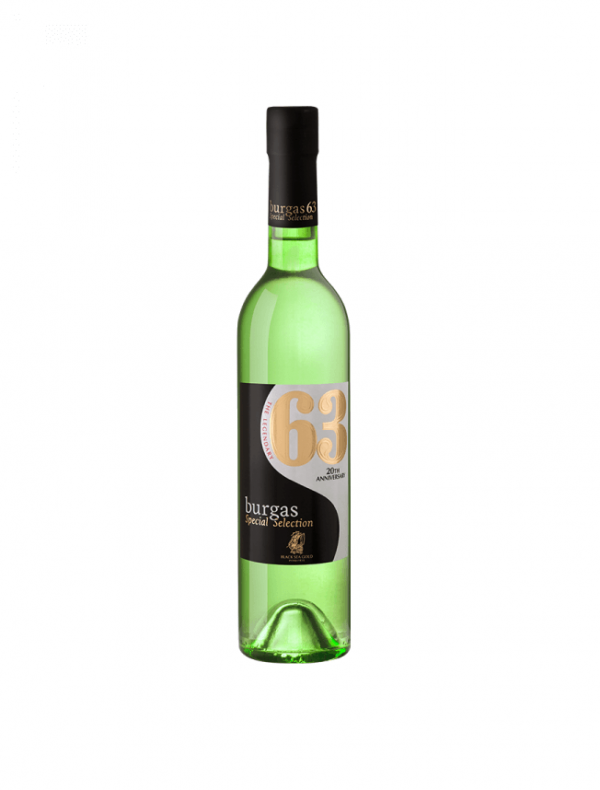 BURGAS 63, Jubiläum Branntwein 40% vol. 500 ml, ist eine besondere Auswahl aus den besten Chargen des Burgas 63, die sofort destilliert wird, um das zarte Muskat-Aroma optimal einzufangen. Der Jubiläums-Rakia besticht durch ein elegantes, feines Bouquet mit ausgewogenen Fruchtnoten und einer angenehmen Weichheit. Er ist ideal als edler Digestif oder zu feierlichen Anlässen und verkörpert höchste Qualität und Tradition der bulgarischen Brennkunst. Dieser Branntwein überzeugt durch seine Vielseitigkeit, ob pur genossen oder in hochwertigen Cocktails serviert.
