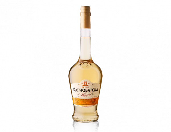 KARNOBAT Trauben Schnaps 700ml ist ein hochwertiger bulgarischer Traubenbrand mit einem Alkoholgehalt von ca. 36-40% Vol. Er wird aus sorgfältig ausgewählten bulgarischen Weintrauben destilliert und in Eichenfässern veredelt, was ihm eine sanfte, goldene Farbe und ein harmonisches Aroma verleiht. Geschmacksnoten von Vanille, Karamell und einer feinen Walnussnuance prägen das Profil dieses trockenen, wohlschmeckenden Schnapses. Ideal als Digestif oder zu besonderen Anlässen, auch als Basis für Cocktails wie "Brandy Sour" oder "Brandy & Cola" geeignet.