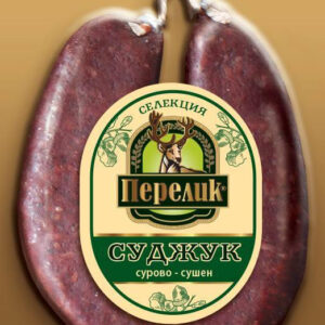 Perelik Sudzhuk, 160 g, traditioneller bulgarischer roher Trockenwurst mit reichem Geschmack, hergestellt nach klassischer Rezeptur mit hochwertigem Schweinefleisch und Gewürzen, ideal für Snacks oder kulinarische Gerichte, vakuumverpackt.